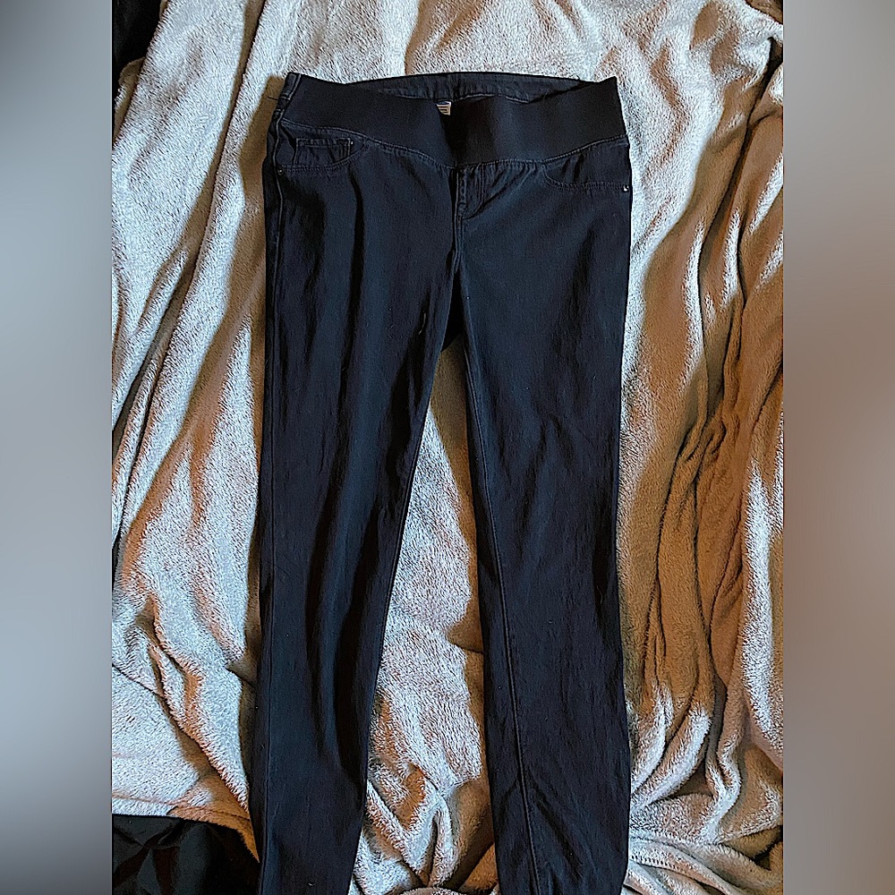 Old navy maternity super skinny jeans